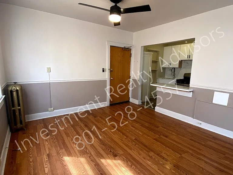 146 E 2nd Ave — Photo 2