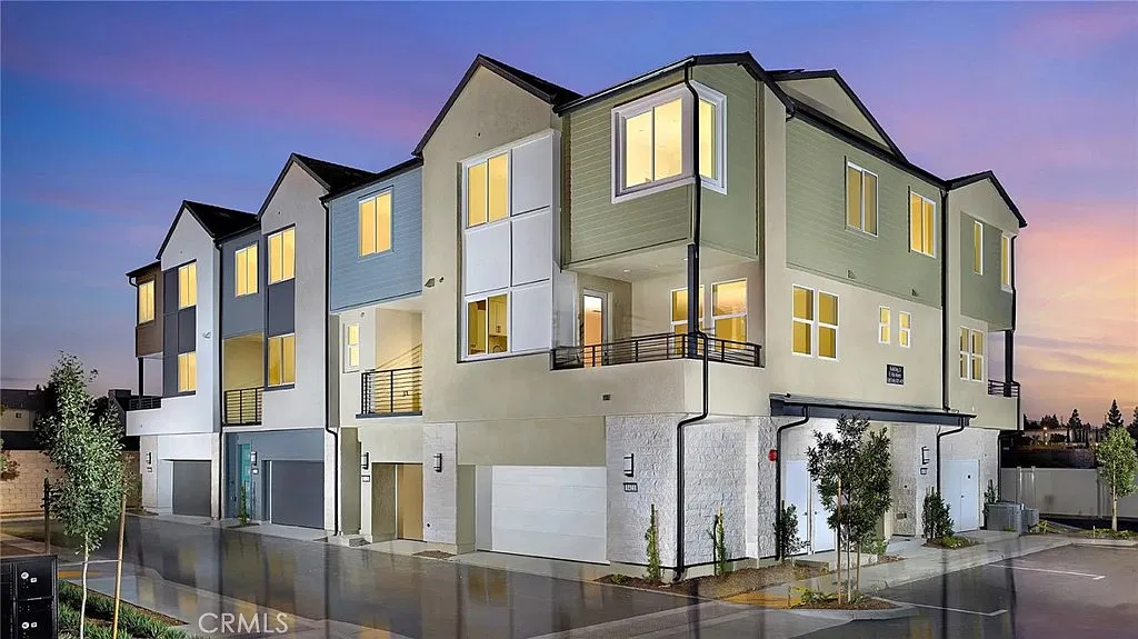 2 bed, 2.5 bath, 1272 sqft, $3,875 — Photo 1