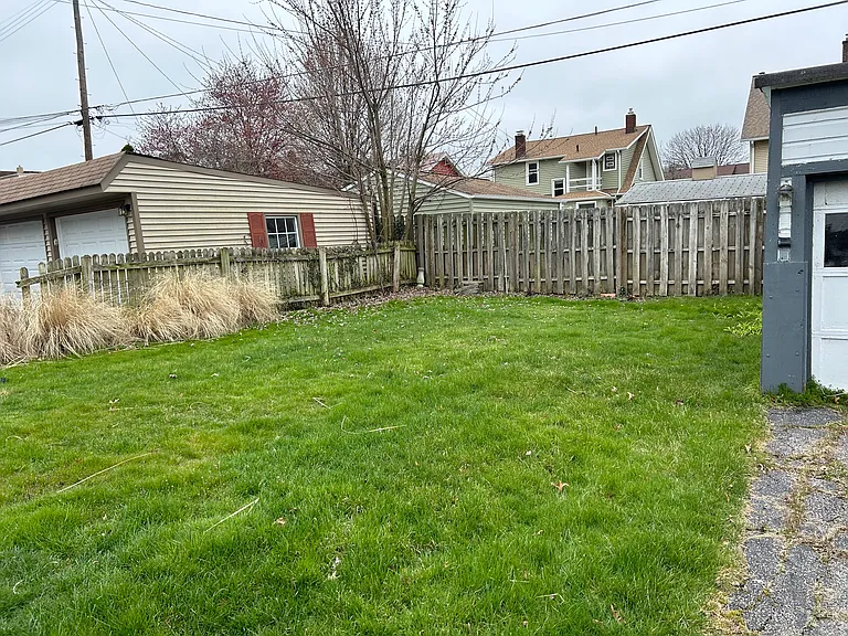 1628 Grace Ave — Photo 15