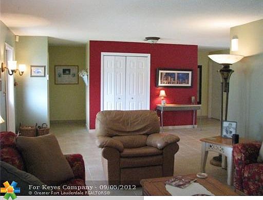 3rd image of 170 SE 6th Ct