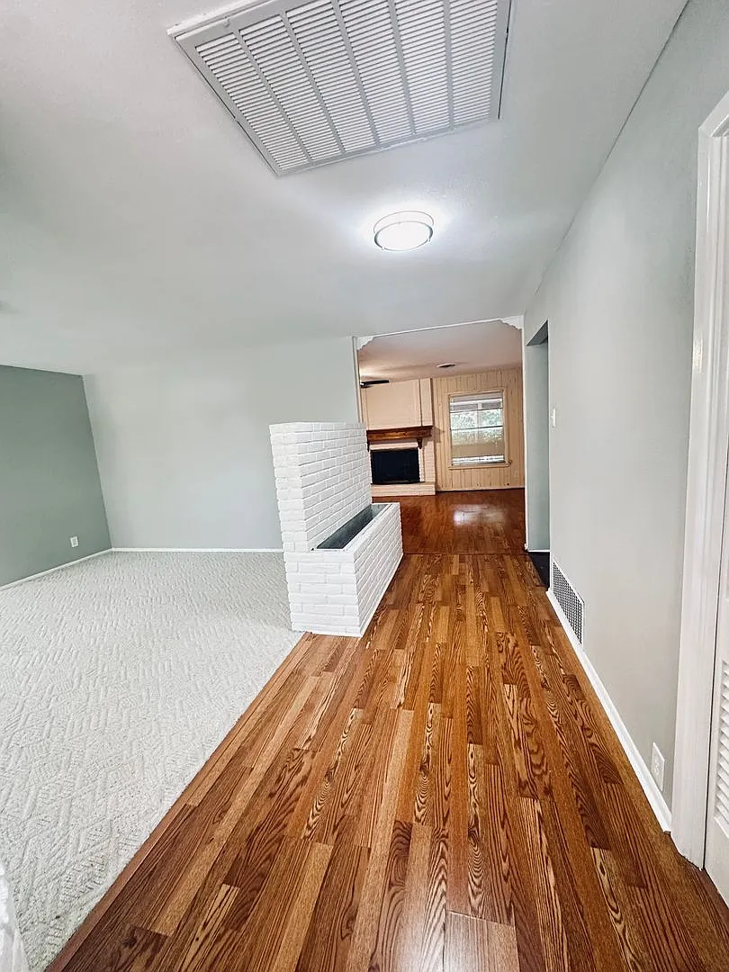 Building Photo - 425 Zephyr Dr