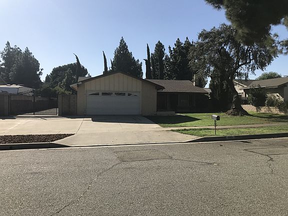2nd image of 143 N Shasta Way