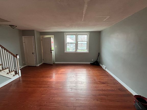 2nd image of 6734 Sylvester St