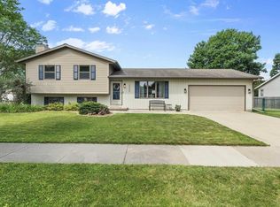 3202 Clove Dr, Madison, WI 53704