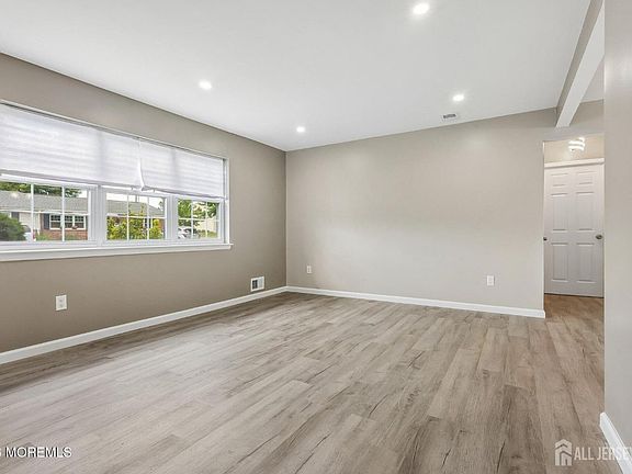 5th image of 12 Louisiana Dr APT A