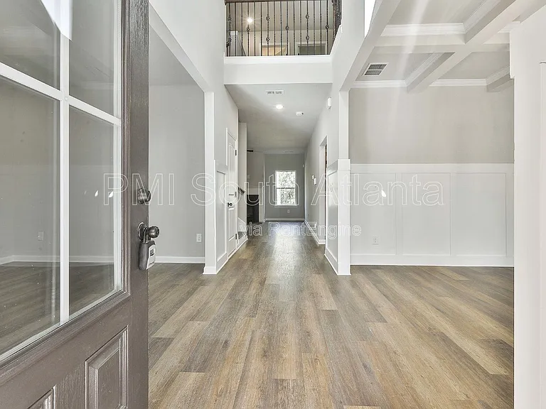 10 Singletree Ln — Photo 2