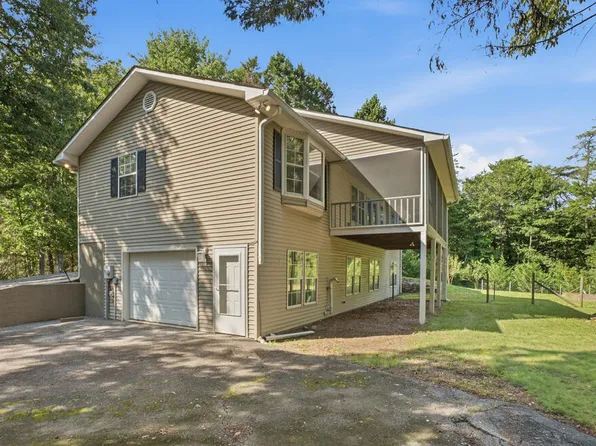 5111 Summer Wood Ln, Young Harris, GA 30582