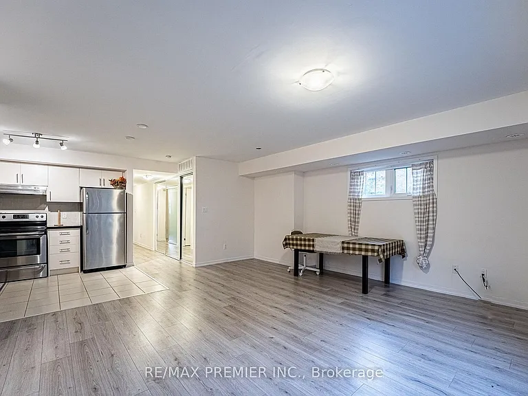 26 Bruce St #B02 — Photo 4