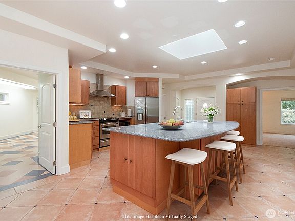 5th image of 102 Sunset Place