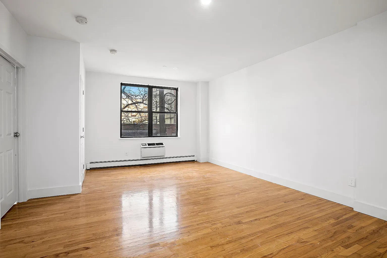 104 Luquer Street — Photo 2