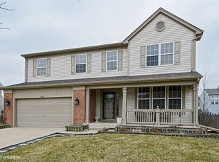 2068 Dunhill Ln, Aurora, IL 60503