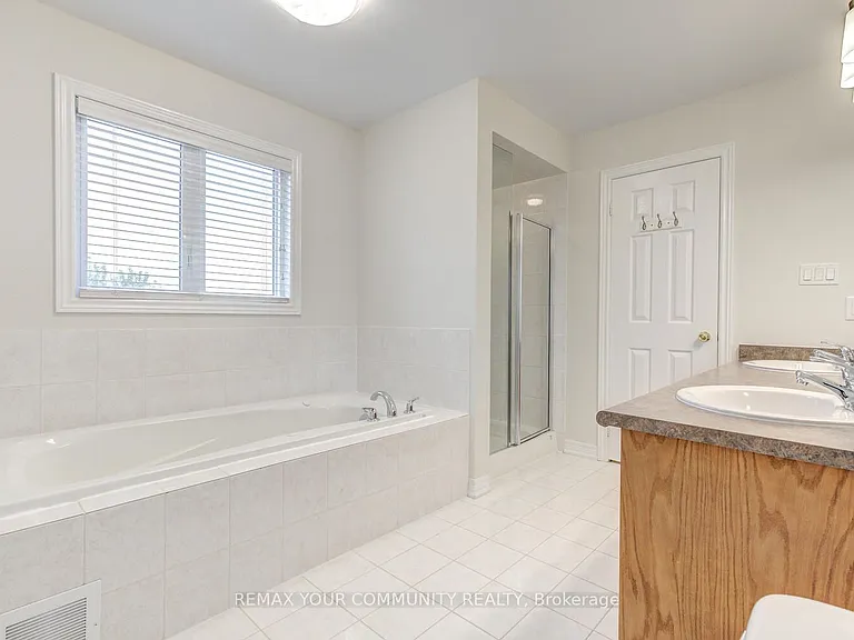 76 Ivy Glen Dr — Photo 22