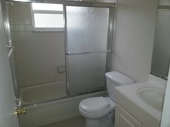 4th image of 742 Bryce St