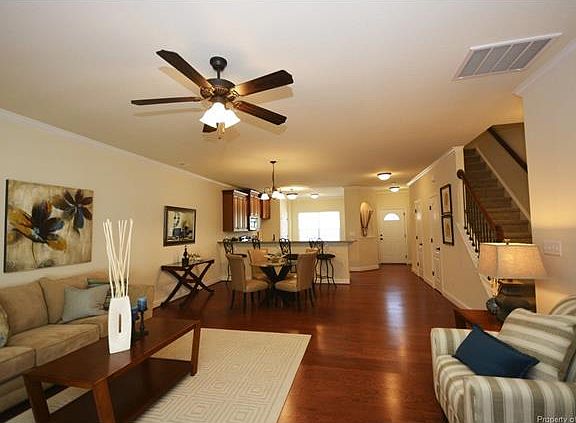 2nd image of 7546 Villa Ct #7546