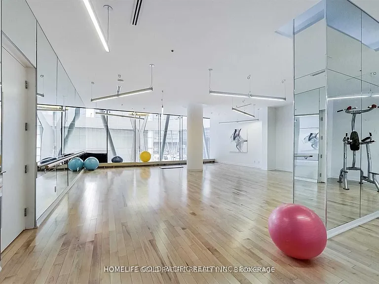 14 York St #5301 — Photo 25