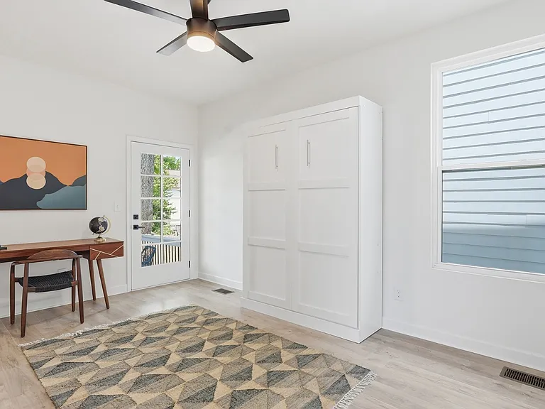 1018 Jackson St — Photo 17
