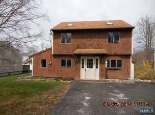 20 Caldwell Rd, Hewitt, NJ 07421