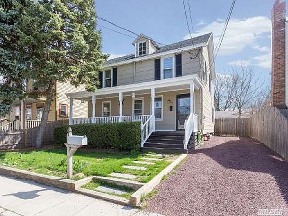 3rd image of 95 Roslyn Ave