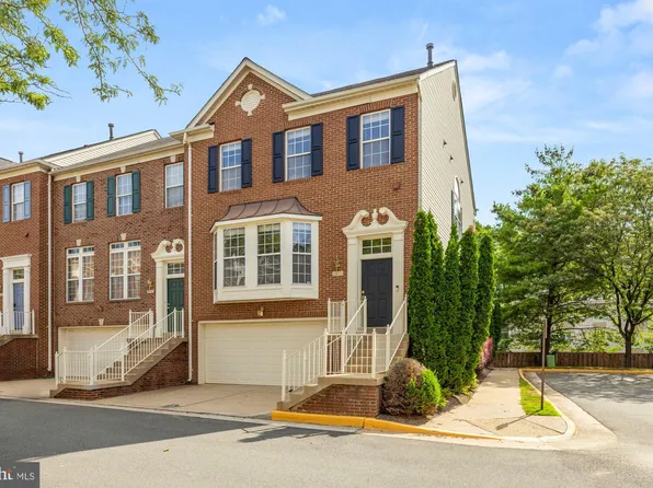 2753 Manhattan Pl, Vienna, VA 22180