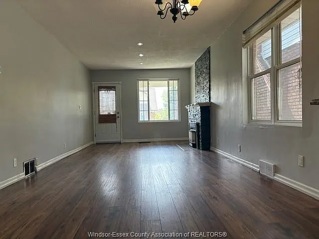 1370 Bruce Ave — Photo 6