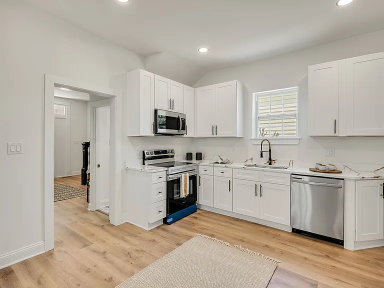 512 Bancroft Ave — Photo 15