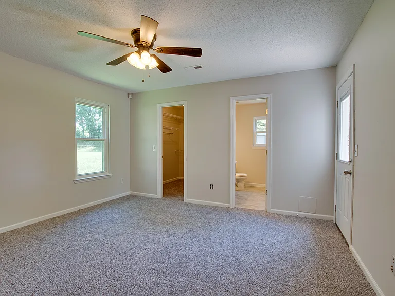 238 Barberry Ln — Photo 16