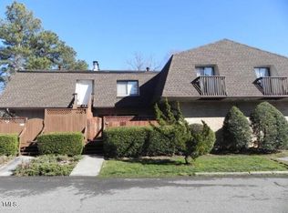 340 Summerwalk Cir, Chapel Hill, NC 27517