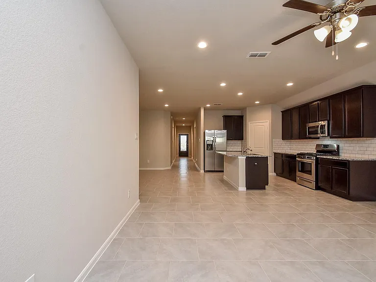 1427 Central Heights Dr — Photo 7