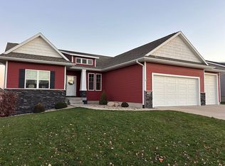 3080 Ridgeview Dr, Ely, IA 52227