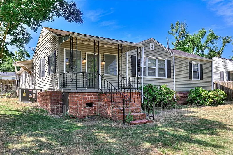 Building Photo - 3210 York Dr