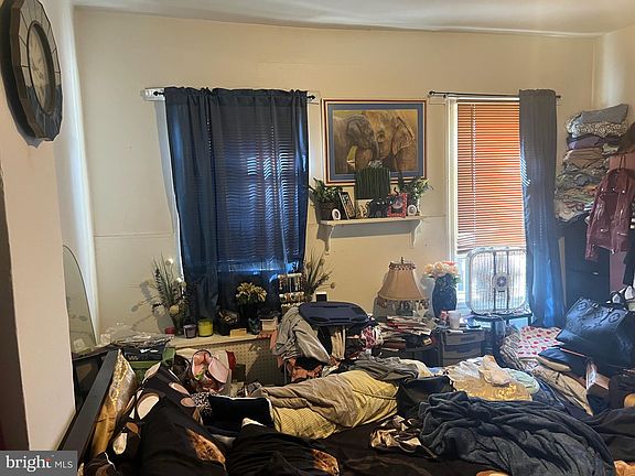 4th image of 347 E Somerset St