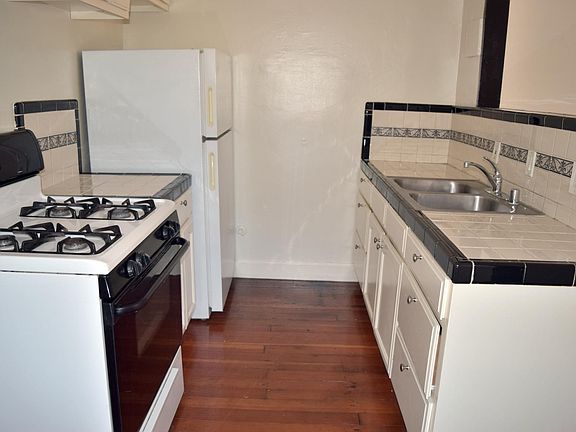 3rd image of 1118 Mohawk St APT 101