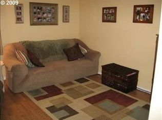 1927 J St, Springfield, OR 97477