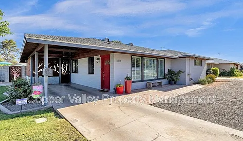 501 W Glenrosa Ave Photo 1