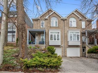 8 De Savery Cres, Toronto, ON M4S 2L2