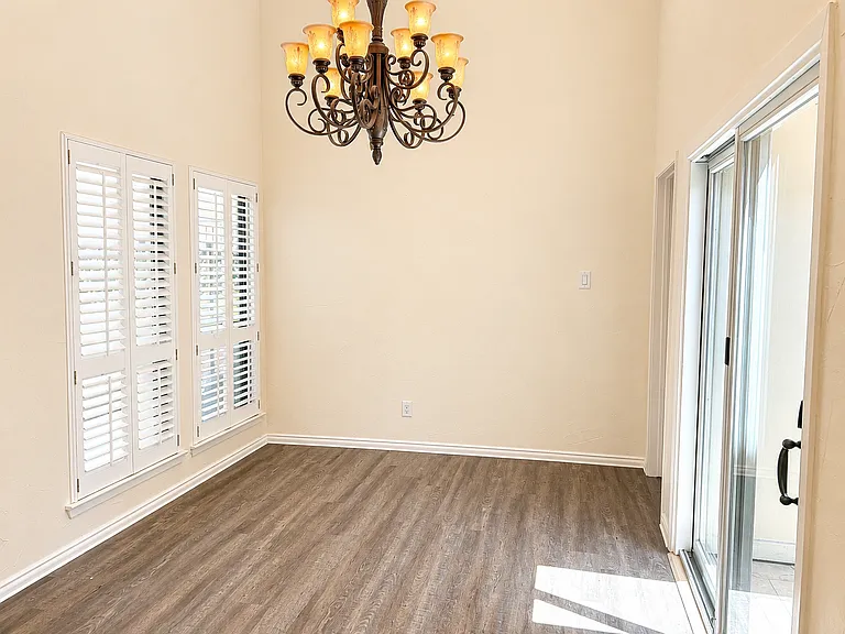 5912 Meadow Wood Ln — Photo 26