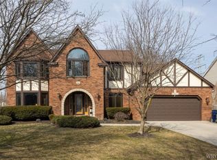 2 Mount Holyoke Ct, Getzville, NY 14068
