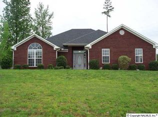 103 Turkey Ridge Dr, New Market, AL 35761