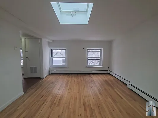 Rented by Skyline Group Real Estate | media 1