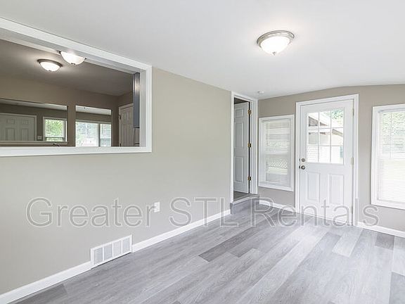 4th image of 10603 Litz Ave