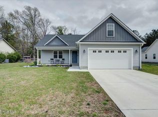 175 Oakley Dr, New Bern, NC 28560