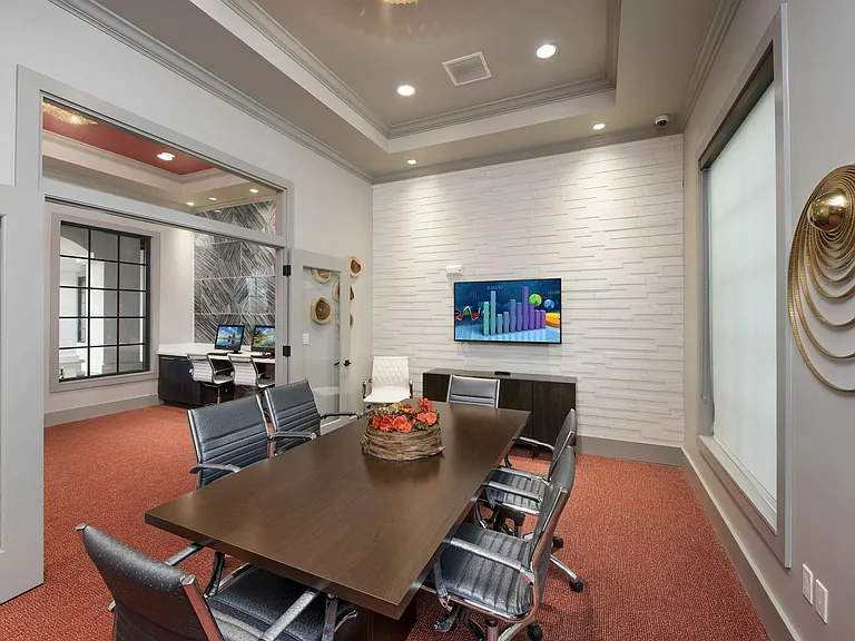 VIVA Luxury Apartments — Photo 8