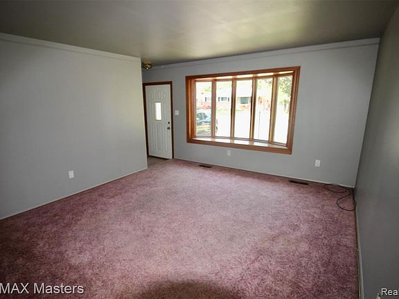 5th image of 2071 Pagel Ave