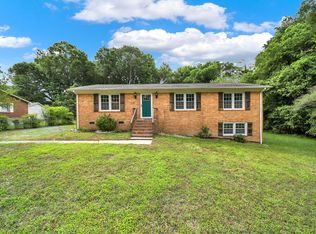 1200 Vickie Ln, Matthews, NC 28104