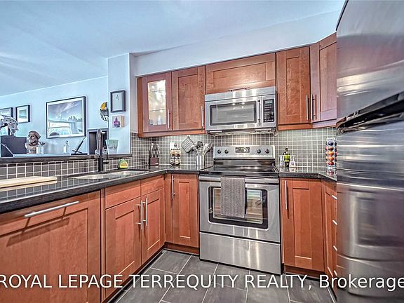 5th image of 942 Yonge St #319