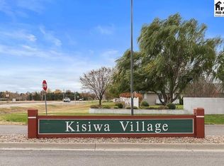 7 W Kisiwa Village Rd, Hutchinson, KS 67502