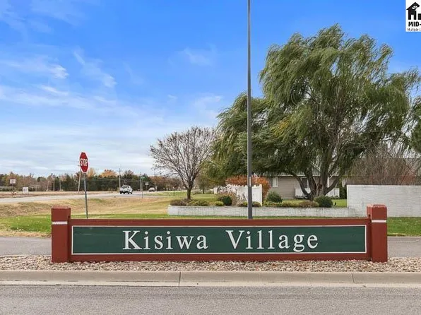 3 W Kisiwa Village Rd, Hutchinson, KS 67502