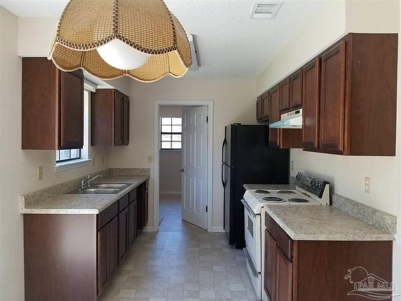 3rd image of 10539 Silver Creek Dr
