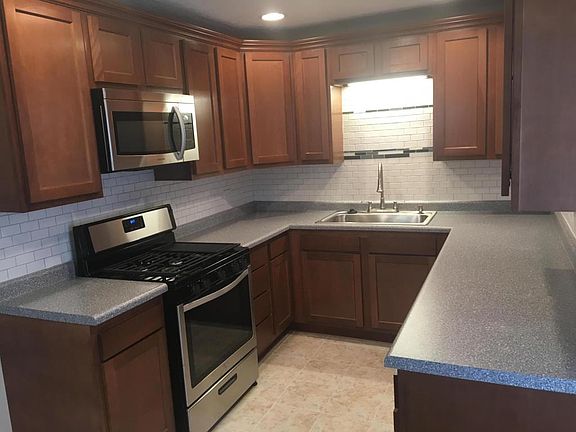 4th image of 3306 Roswell Dr