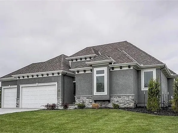 10008 N Revere Ct, Kansas City, MO 64154